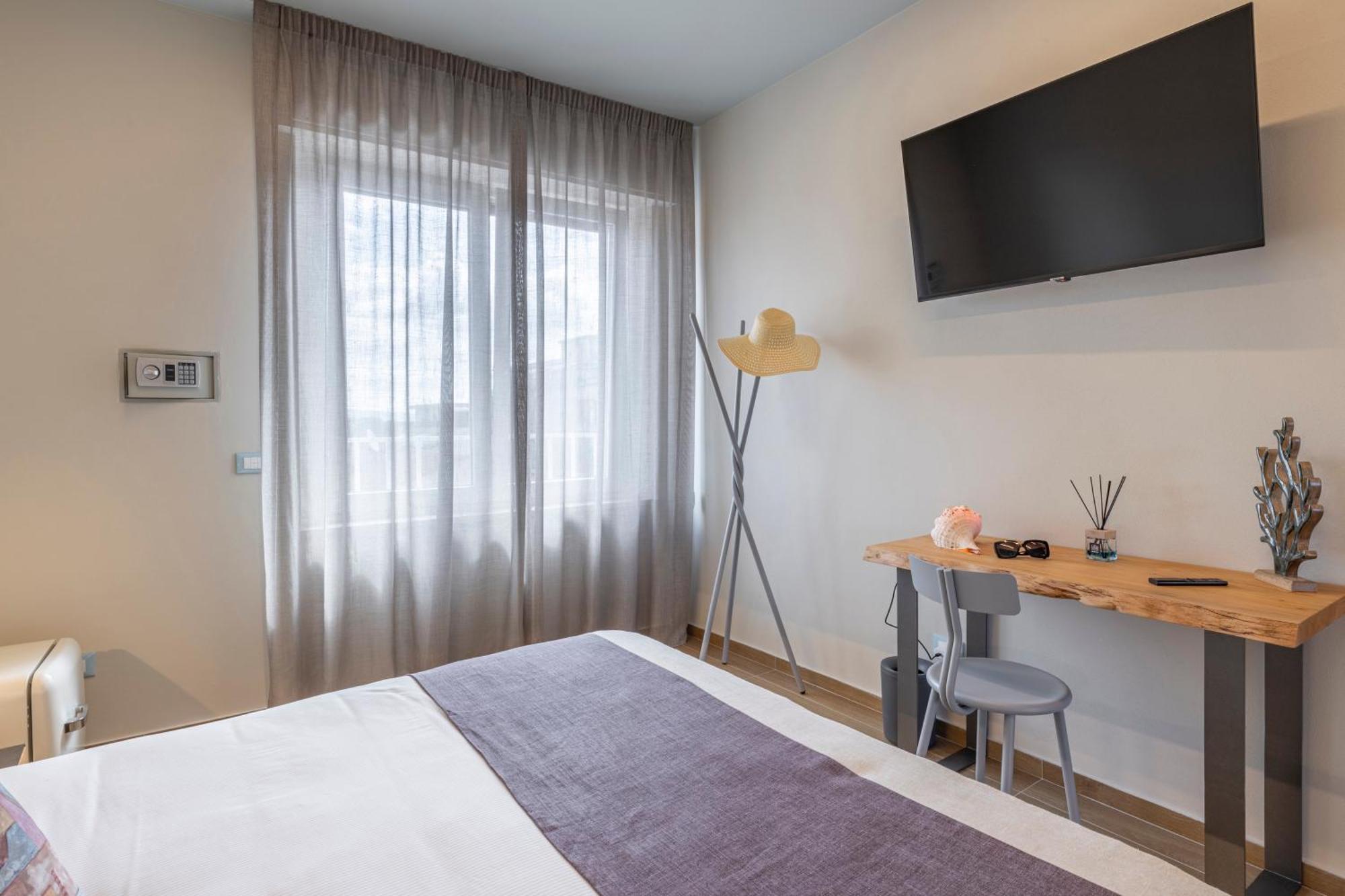 Luci Sul Mare -Boutique Rooms Фоллоника Экстерьер фото